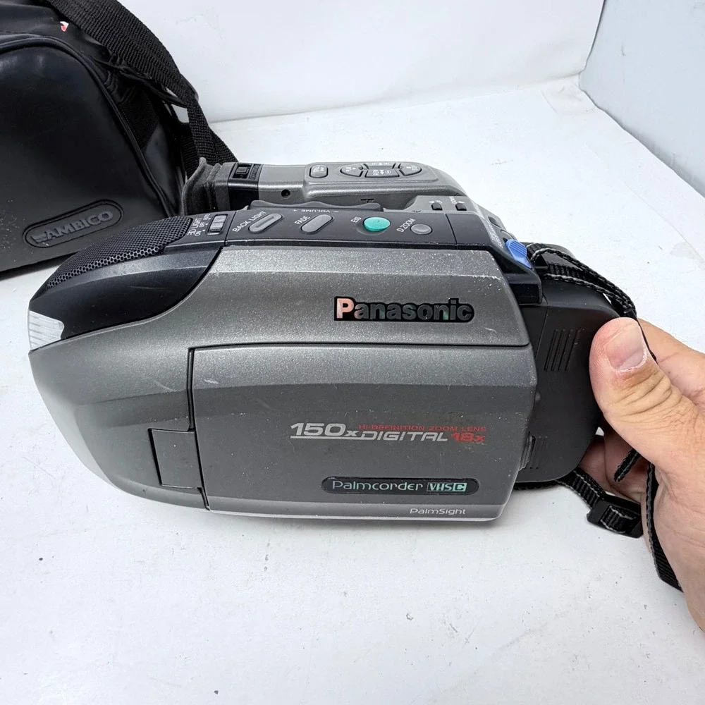 Panasonic Palmcorder PV-L650D VHS-C Camcorder Bundle AC Adapter Remote Tapes